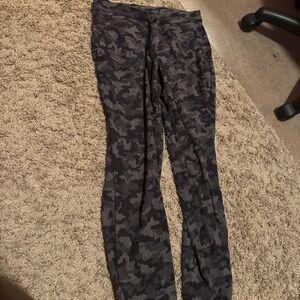 Lululemon Athletica Gray Camouflage Leggings